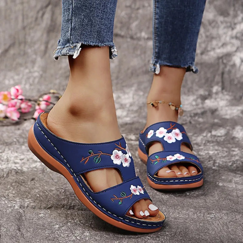 Women Slippers Embroider Flowers Leather Woman Sandals Outdoor Light Casual Wedges Slippers Slip on Summer Shoes for Women